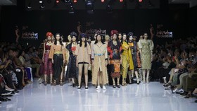 Panggung Tenun Lima 'Indonesia'