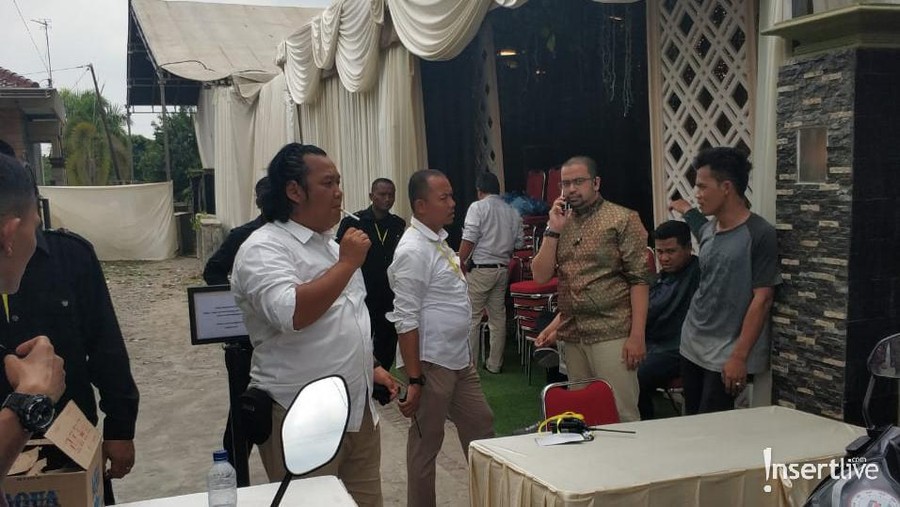 Tetangga Heboh Cut Meyriska Nikah di Kampung Masa Kecil Tetangga sempat heboh mendengar kabar bahwa Cut Meyriska akan menggelar pernikahannya di kampung tersebut.