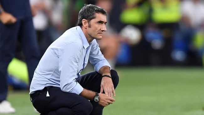 Pelatih Barcelona, Ernesto Valverde, membantah ada krisis dalam tim jelang meladeni Villarreal.