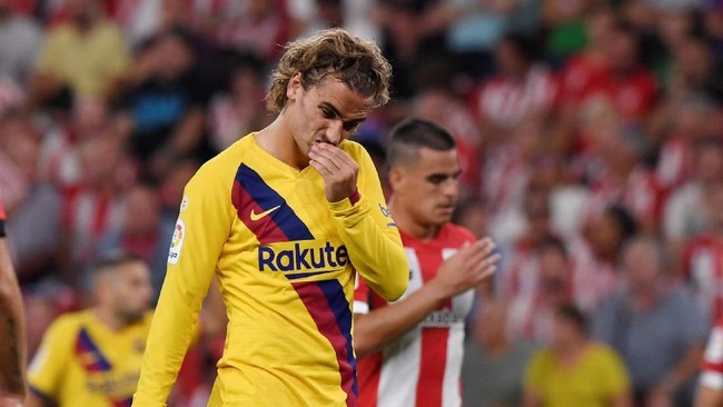 Kedatangan Neymar ke Barcelona bakal membuat penyerang anyar asal Prancis Antoine Griezmann berada dalam masalah.