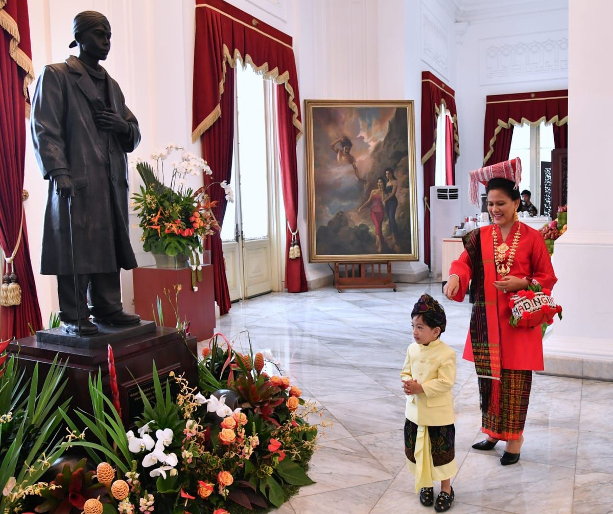 Upacara Bendera yang dilaksanakan di Istana Negara begitu meriah dan menarik&period; Intip keseruannya yuk&excl;