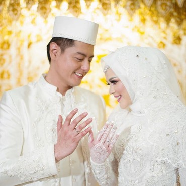 Cut Meyriska dan Roger Danuarta Tunda Bulan Madu, Kenapa?