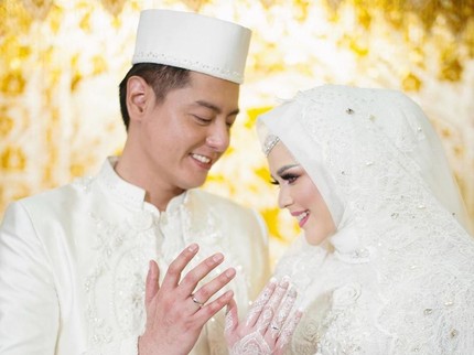 Tips Langgeng Pasangan Beda Usia Jauh Seperti Cut Meyriska & Roger