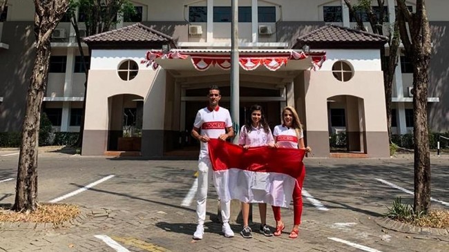 Sejumlah pemain naturalisasi ikut merayakan Hari Ulang Tahun ke-74 Republik Indonesia bersama keluarga, Sabtu (17/8).