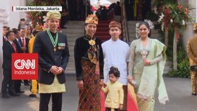 VIDEO: AHY Disambut Jokowi dan Jan Ethes Jelang Upacara