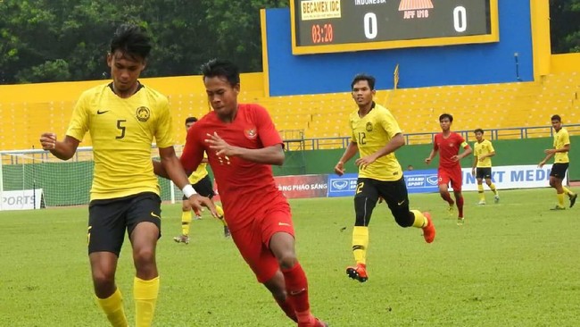Menpora Malaysia Datuk Seri Ahmad Faizal Azumu buka suara soal kegagalan timnas Malaysia U-23 di Piala AFF U-23 2022 di Kamboja.