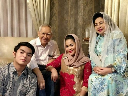 7 Potret Hangatnya Kedekatan Anak Cucu Soekarno