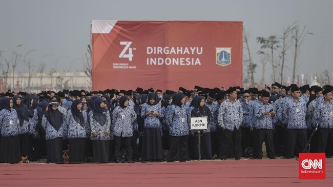 Saat memimpin upacara HUT RI di Pantai Maju, Anies menegaskan kawasan reklamasi adalah milik negara sehingga seluruh warga tanpa kecuali bisa mengaksesnya.