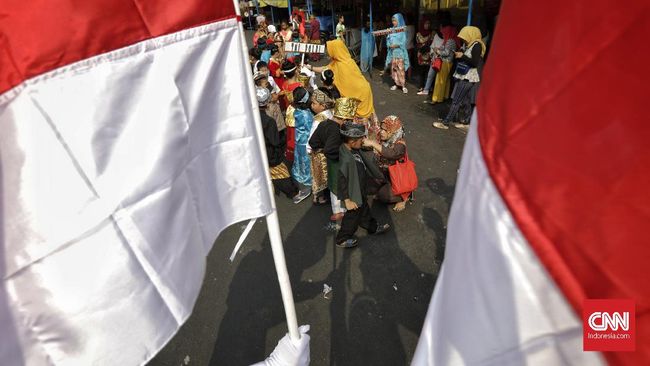 Satgas Ingatkan Jangan Sampai Perayaan HUT RI Sebabkan Lonjakan Covid Satgas Penanganan Covid-19 mewanti-wanti masyarakat agar tetap mematuhi protokol kesehatan demi mencegah penularan virus.