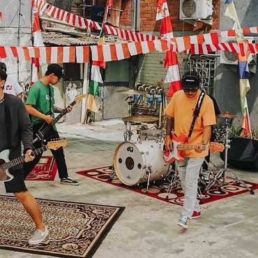 Lirik Lagu Sampai Juara - Pee Wee Gaskins