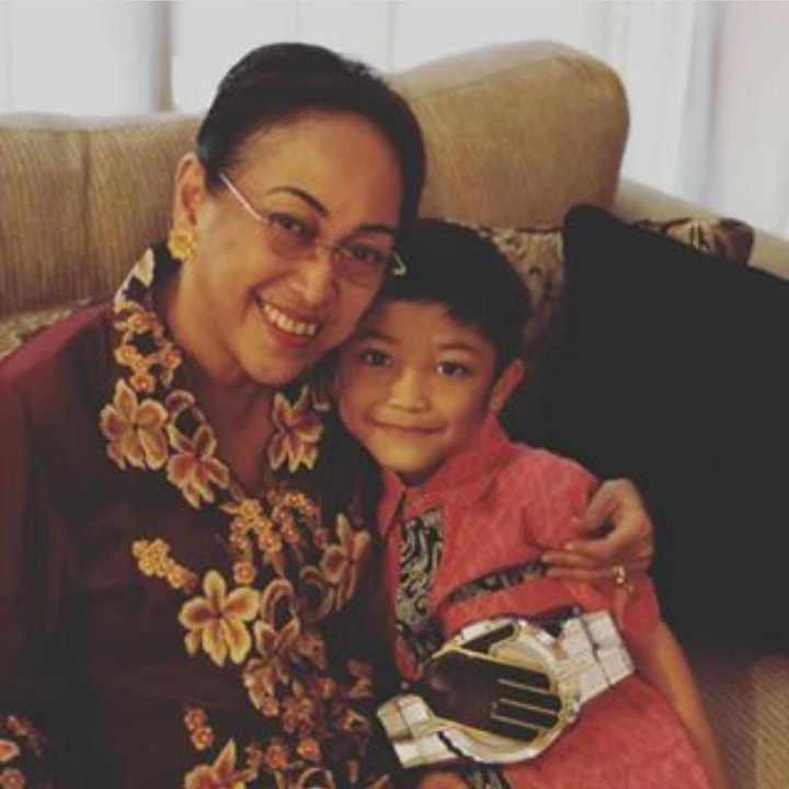 <p>Sukmawati sekarang sudah punya cucu, Bun, yang artinya adalah cicit Soekarno. Namanya Narendra Brahma, anak dari Menur.   (Foto: Instagram @menursoekarno)</p>