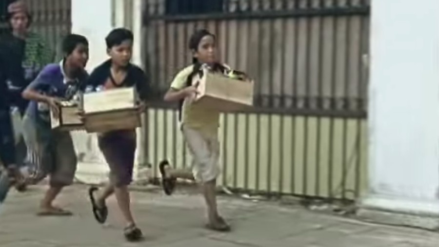 Alangkah Lucunya (Negeri Ini) Sejumlah film Indonesia yang megangkat potret wajah pendidikan generasi penerus bangsa.