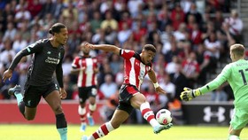Klopp Berguyon Tanggapi Blunder Adrian di Liverpool