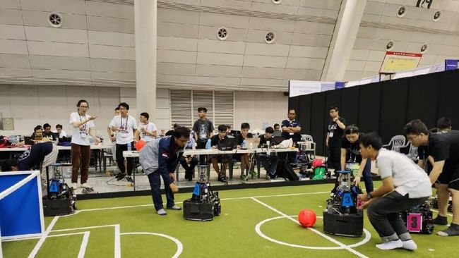 Tim ITS Rebut 14 Penghargaan dari Kejuaraan Dunia Robot FIRA Dari tiga tim robot yang diterjunkan ke FIRA Roboworldcup di Korsel, robotika ITS hanya gagal meraih penghargaan di robot terbang Bayucaraka.