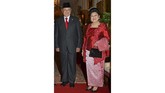 FOTO: Selayang Pandang Kebaya Ibu Negara Kebaya merupakan representasi bangsa Indonesia yang kerap dikenakan oleh Ibu Negara dari tahun 1945 hingga saat ini.