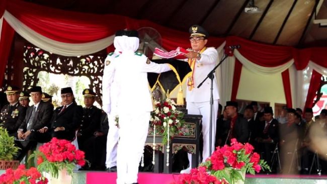 Pemerintah Kabupaten Pamekasan menggelar upacara HUT Republik Indonesia ke-74.