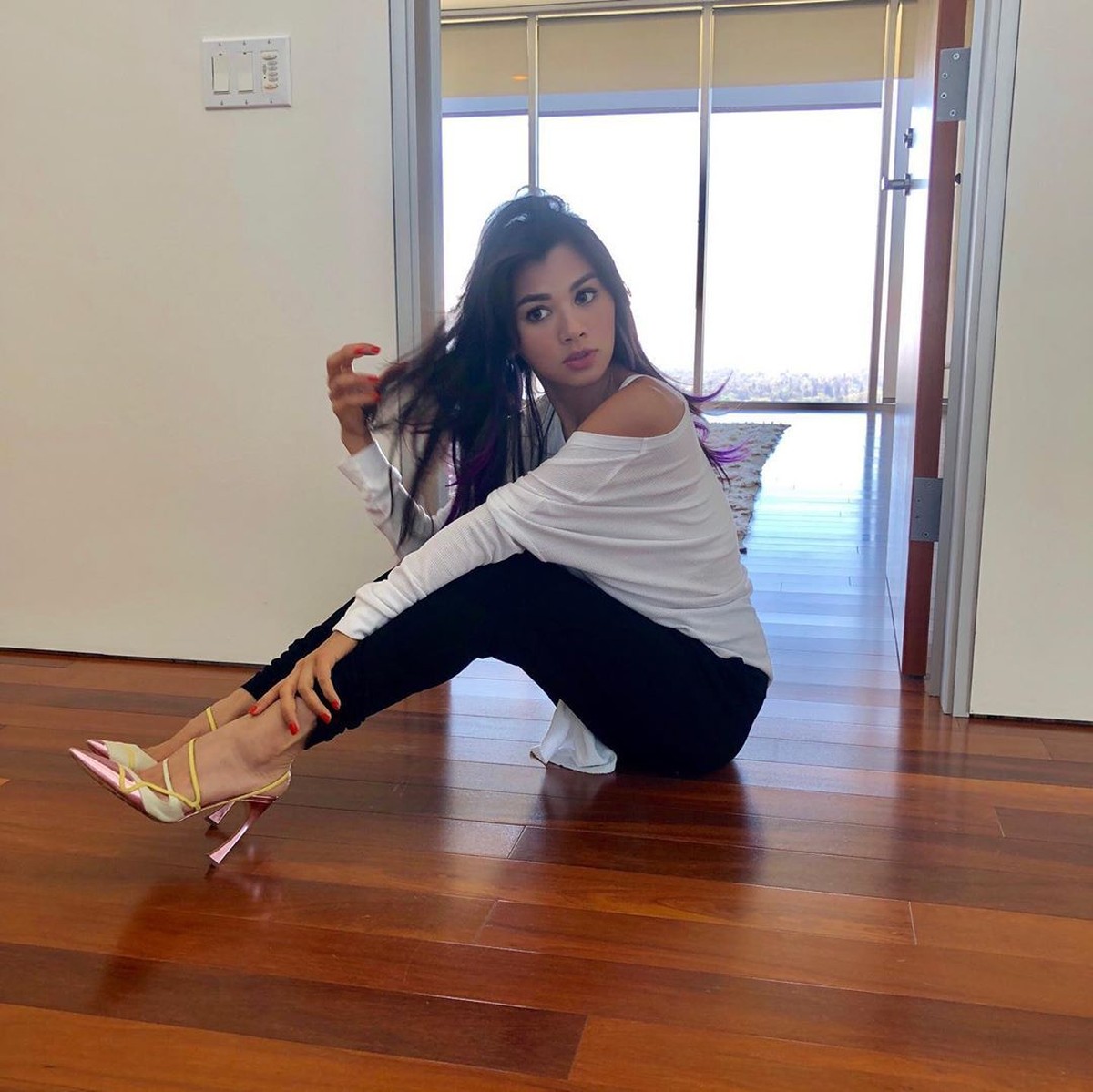 Adinda Bakrie baru-baru ini dijuluki sebagai crazy rich LA oleh salah satu majalah fashion di AS&period; Begini gaya mewahnya&period;