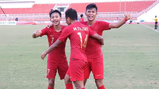 Pelatih Timnas Indonesia U-18 Fakhri Husaini memberikan evaluasi terkait penampilan timnya yang meraih peringkat ketiga di Piala AFF U-18 2019, Senin (19/8).