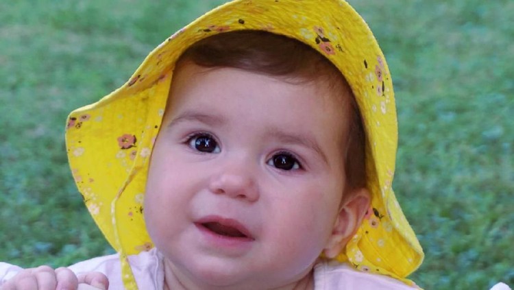 35 Nama Bayi Perempuan dengan Arti Terbaik Kebanggan bahwa si kecil adalah yang terbaik bagi orang tua bisa diwujudkan dengan memberi nama bayi berikut.
