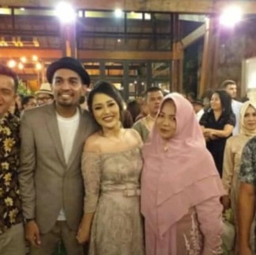 Terpopuler: Pernikahan Glenn Fredly Hingga Belahan Dada Vanessa Angel