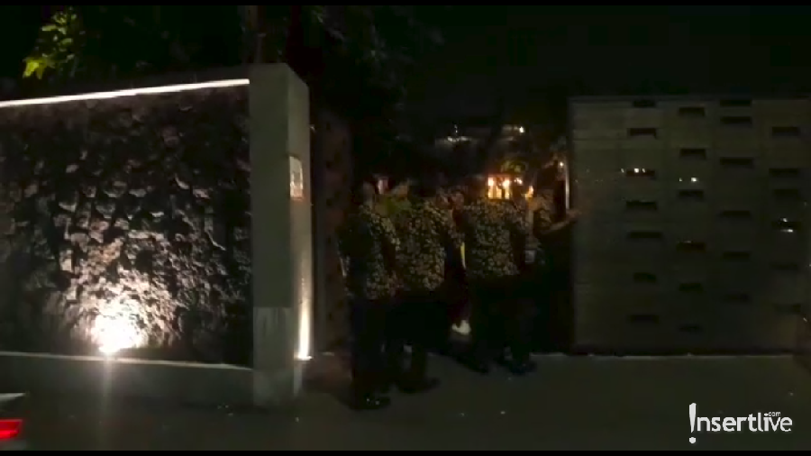 Glenn Freldy telah resmi menikah dengan seorang model dan penyanyi, Mutia Ayu. 