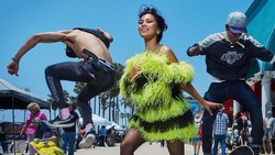 Gaya Mewah Adinda Bakrie, Si Crazy Rich LA Versi Majalah Fashion AS