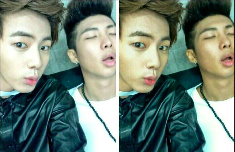 Tanpa Efek Pemutih, Begini Warna Asli Kulit Para Idol Korea Beberapa foto idol Kpop yang beredar di kalangan fans, kerap kali sudah melalui proses editing termasuk filter pemutih kulit yang menyamarkan warna kulit asli.
