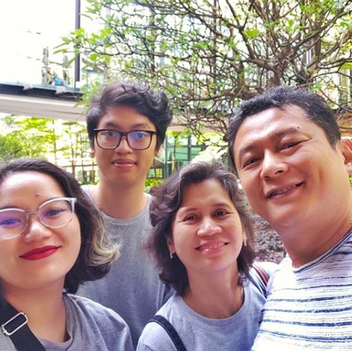 Tetap kompak dan rukun ya keluarga Iszur Muchtar. (Foto: Instagram/ @ismuch66)