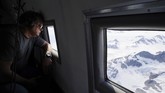 FOTO: Miliaran Ton Es di Greeland Meleleh Mencairnya es di Greenland membuktikan bumi telah terpapar polusi yang parah.