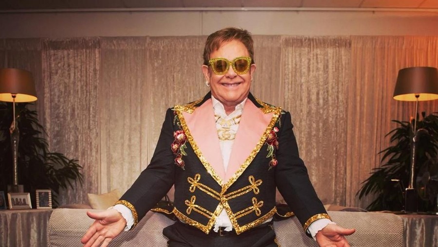 Pangeran Harry dan Meghan Markle tengah dihujat, penyanyi Elton John ikut angkat bicara.