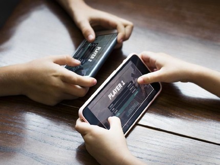 Pentingnya Ortu Awasi Konten Game Online yang Diakses Anak