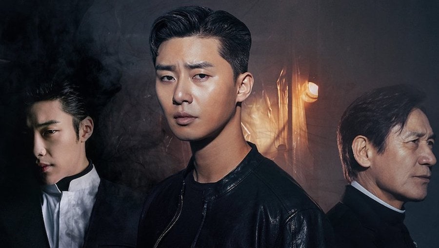 Aksi keren Park Seo Joon dalam film The Divine Fury