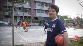Hillary dan Cerita Futsal Anak Rusun Marunda