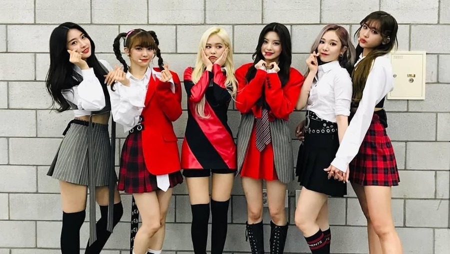 Lirik Lagu DUN DUN - Everglow Lirik lagu baru milik Everglow yang berjudul DUN DUN.