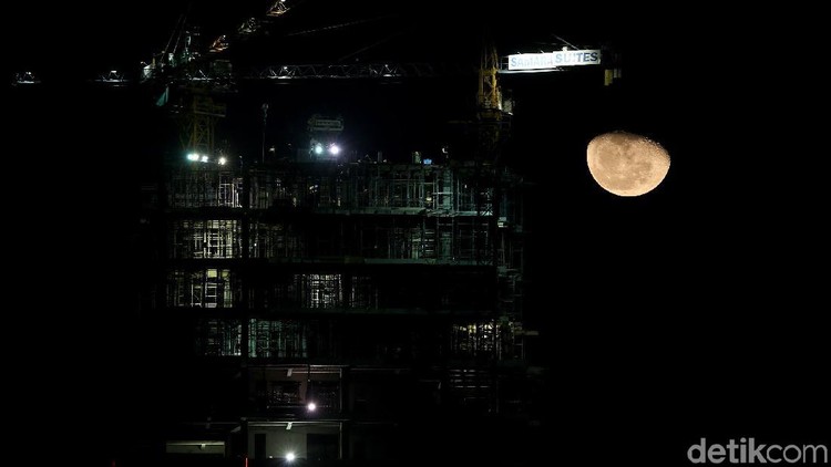Siapa sih yang enggak suka melihat keindahan bulan purnama? Malam nanti, jangan lewatkan kesempatan melihat bulan purnama terakhir di 2019, Bun.