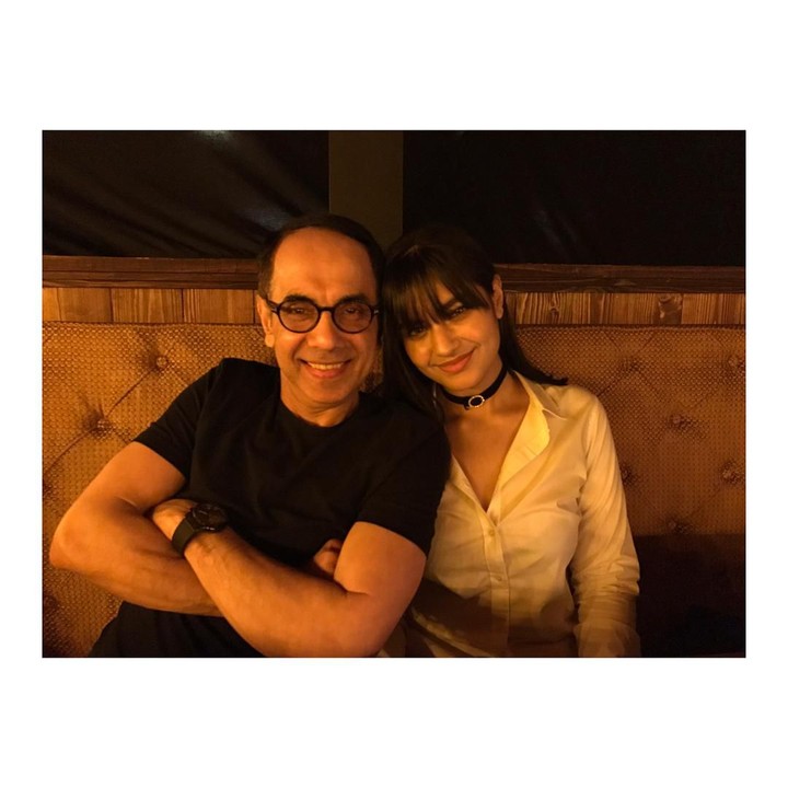 <span class="im"> Potret Kareena dan ayahnya nih, Bun. Mirip kan? (Foto: Instagram @bungazainal05)</span>