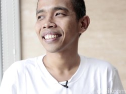 Dede Sunandar Bekerja Lebih Keras Pasca Istri Melahirkan