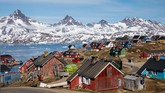 FOTO: Miliaran Ton Es di Greeland Meleleh Mencairnya es di Greenland membuktikan bumi telah terpapar polusi yang parah.
