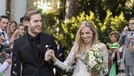 Youtuber terkenal asal Swedia&comma; Felix Arvid Ulf Kjellberg atau yang lebih dikenal dengan nama PewDiePie&comma; resmi menikahi kekasihnya&comma; Marzia Bisognin&period;