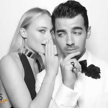 Sophie Turner dan Joe Jonas Kompak Sembunyikan Kehamilan Anak Pertama
