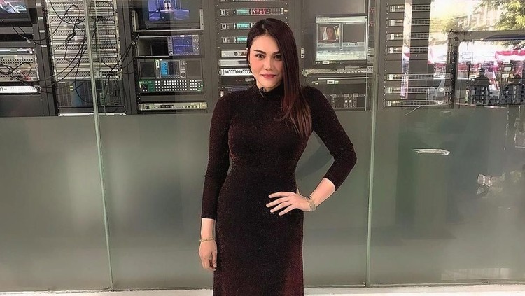 Ada yang menuding DJ Katty Butterfly bukan perempuan tulen. Bunda satu anak ini pun sangat sedih.
