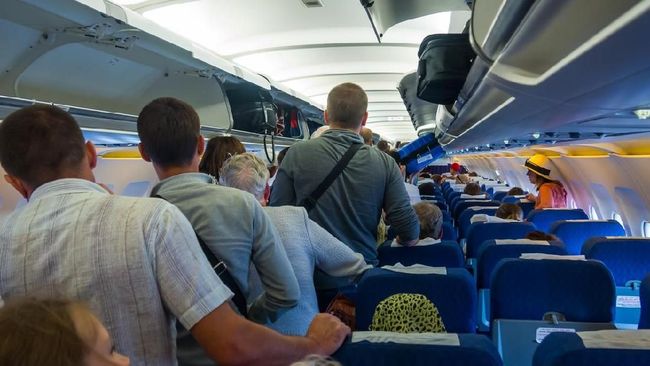 Penumpang British Airways 'terpanggang' dalam pesawat selama 90 menit saat pesawat delat dan mereka harus berada dalam pesawat tanpa AC.