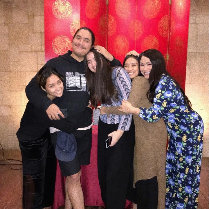 <p>Stephanie Poetri memiliki tiga saudara tiri dari hasil pernikahan Bunda Titi DJ terdahulu. Mereka adalah Salmaa Chetizsa Muchtar, Salwaa Chetizsa Muchtar, dan Daffa Jenaro Muchtar. (Foto: Instagram @stephaniepoetri)</p>