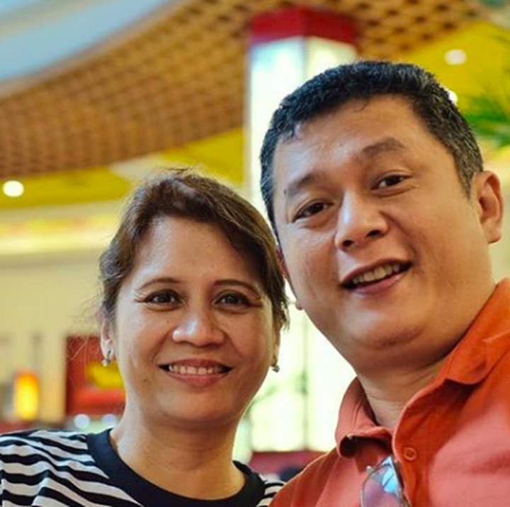 Hampir 28 tahun membina rumah tangga, Iszur dan Niekla tetap romantis ya. (Foto: Instagram/ @ismuch66)