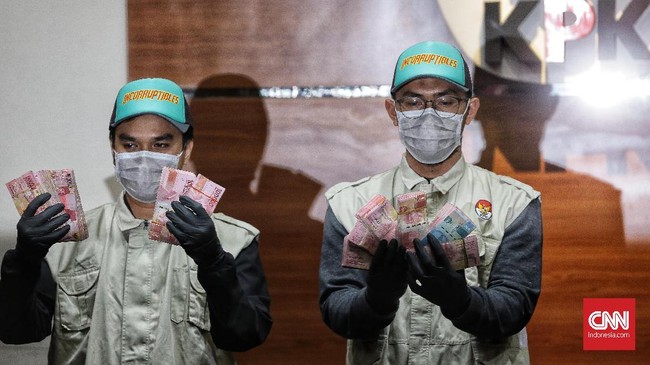 Pengamat menganggap masih ada celah blunder terkait OTT KPK sehingga dianggap perlu terbitkan aturan baru.