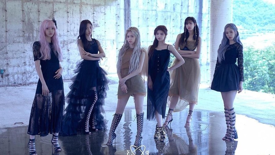 Lirik lagu dan video musik Adios yang dinyanyikan girl group asal Korea Selatan, EVERGLOW.