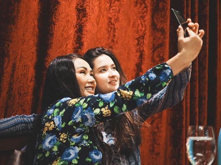 6 Potret Stephanie Poetri, Anak Titi DJ yang Kini Jadi Penyanyi