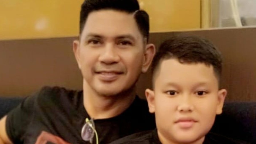 Ronnie Sianturi dan putranya raja