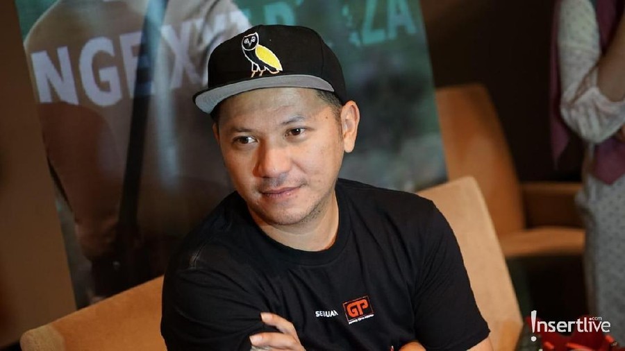 Peran sebagai Naga Bonar diakui tidak mudah bagi Gading karena harus belajar logat Batak.