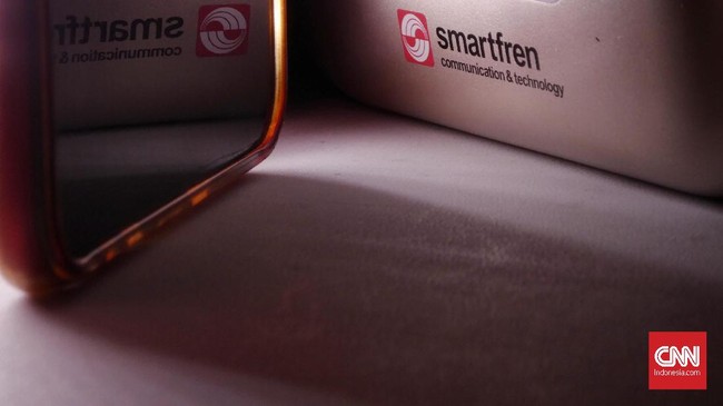 Deputy CEO Smartfren Djoko Tata Ibrahim mengatakan saat ini hanya perangkat iPhone yang baru menerapkan teknologi eSIM.